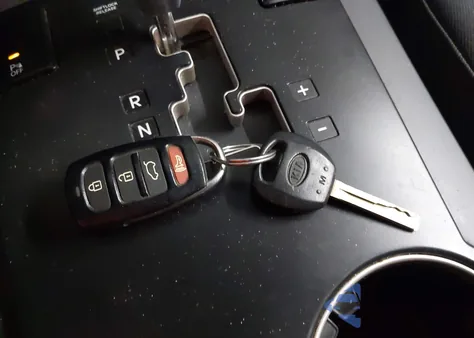 2009 Kia Borrego Lx V6 z USA, uszkodzony, nr VIN KNDJH741095017535